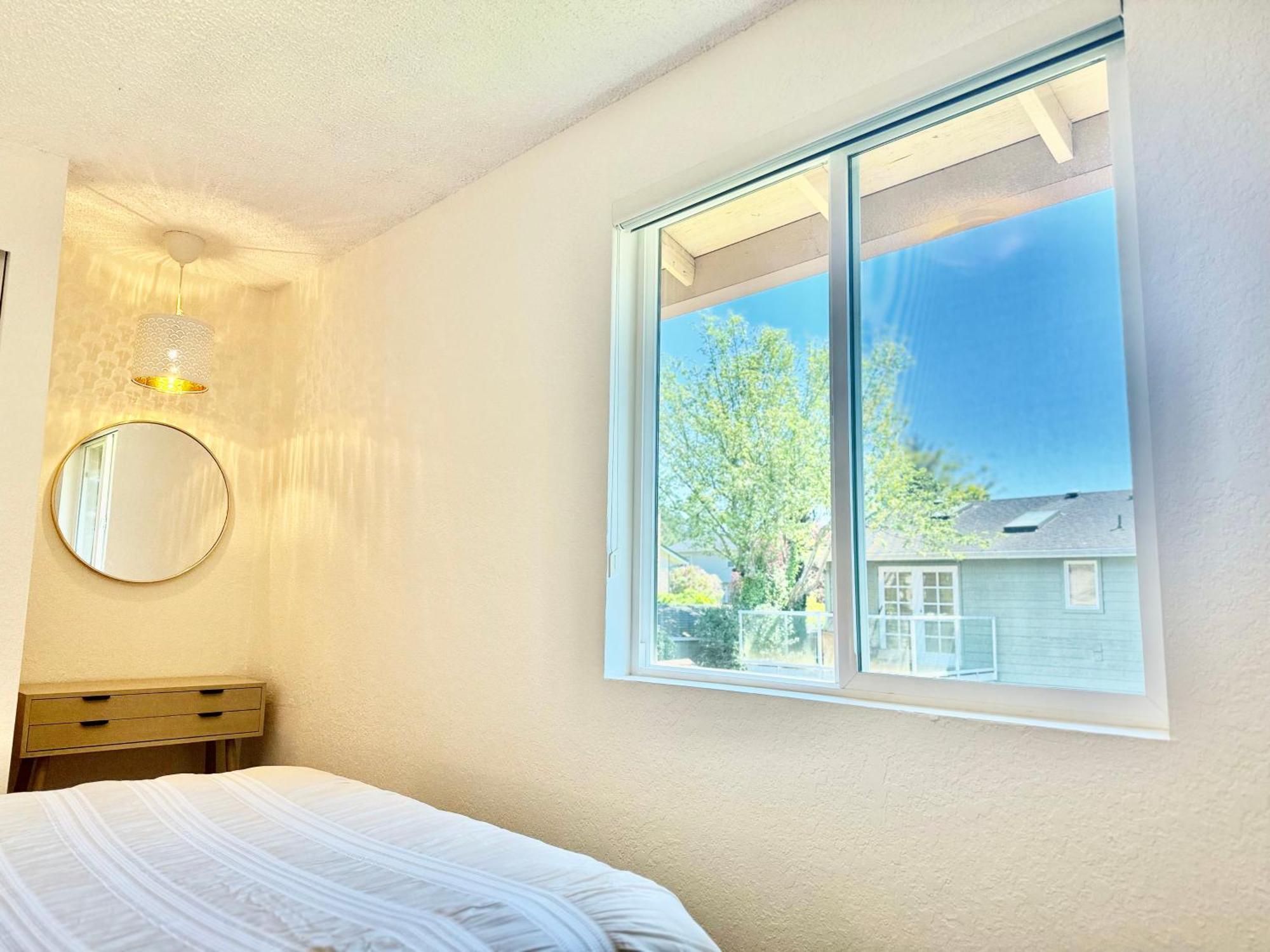 Besa Homestay Near Beach And Seatac Airport - Shared Bathroom With Max 2 Guests Des Moines Extérieur photo